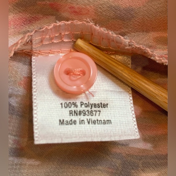 a.n.a M sheer blouse collarless 4 button front long sleeve convertible to 3/4” - Picture 10 of 14